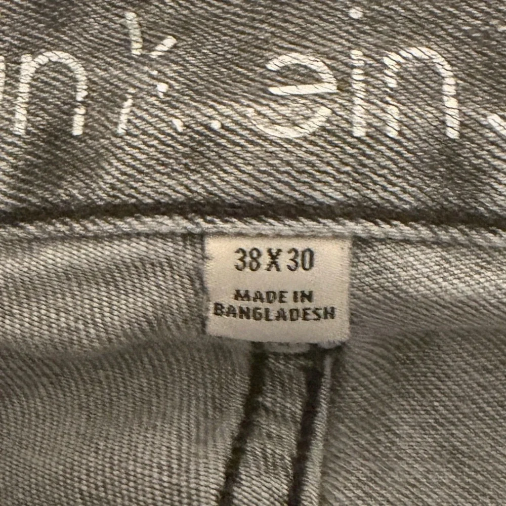 Calvin Klein Jeans Mens 38x30 Gray Straight Leg Denim Pants Faded Wash